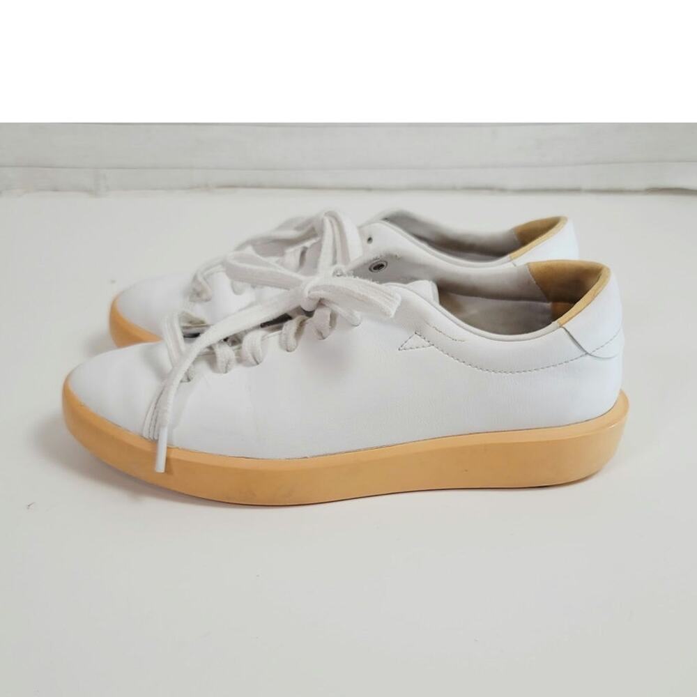 Everlane ReLeather Gum Bottom Tennis Shoe in White, sz 7.5